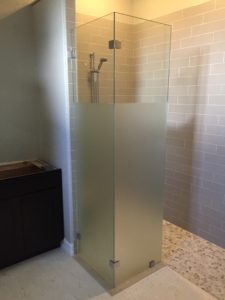 glass shower panels with modesty bands etched